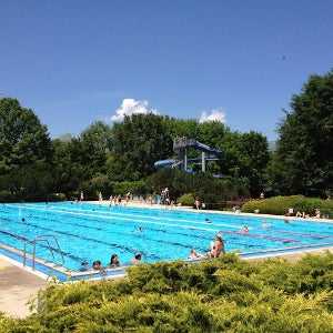 swimming pools reopens - geneva