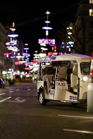 Taxibike Christmas Lights tour Geneva